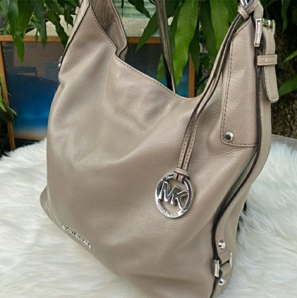 EUC Michael Kors Bag - Picture 3 of 6